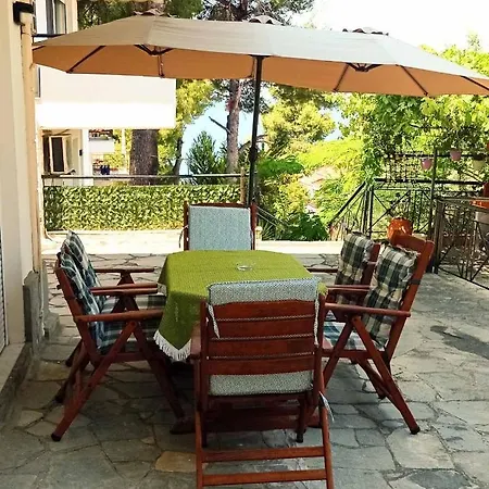 Ourania Apartment *